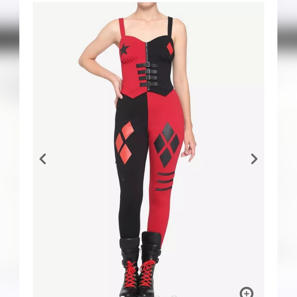 Harley Quinn top from Hot Topic, Size M